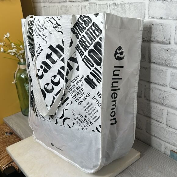 LuLuLemon Black & White Large reusable Tote Bag - Picture 6 of 9